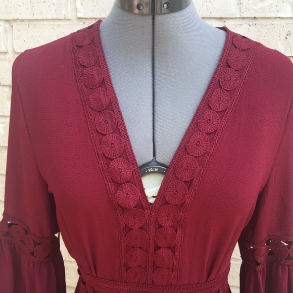 Romeo and Juliet Couture Maxi Dress - Picture 3 of 8